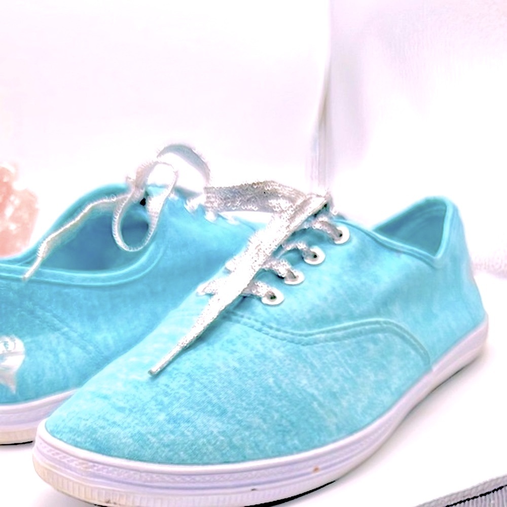 New Disney Descendants Blue Sparkle Sneakers Shoes Size 6